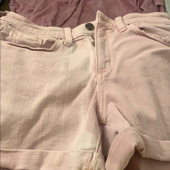 Too small - Picture 1 of 2